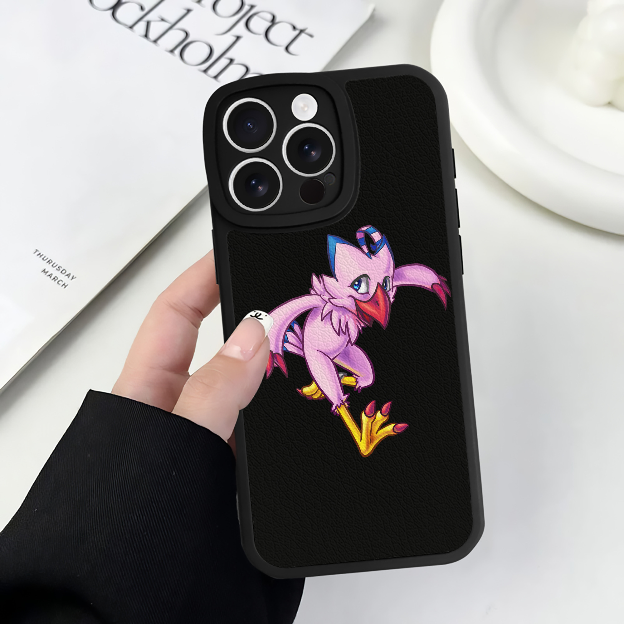 （画像用） Digimon デジタルモンスター/デジモン 【iPhone 16シリーズ対応】シリコンスマホケース（レザー調） 材質：シリコン